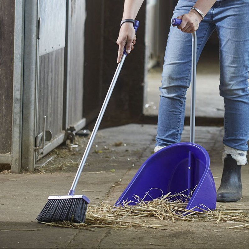 Red Gorilla Tidee Broom-1