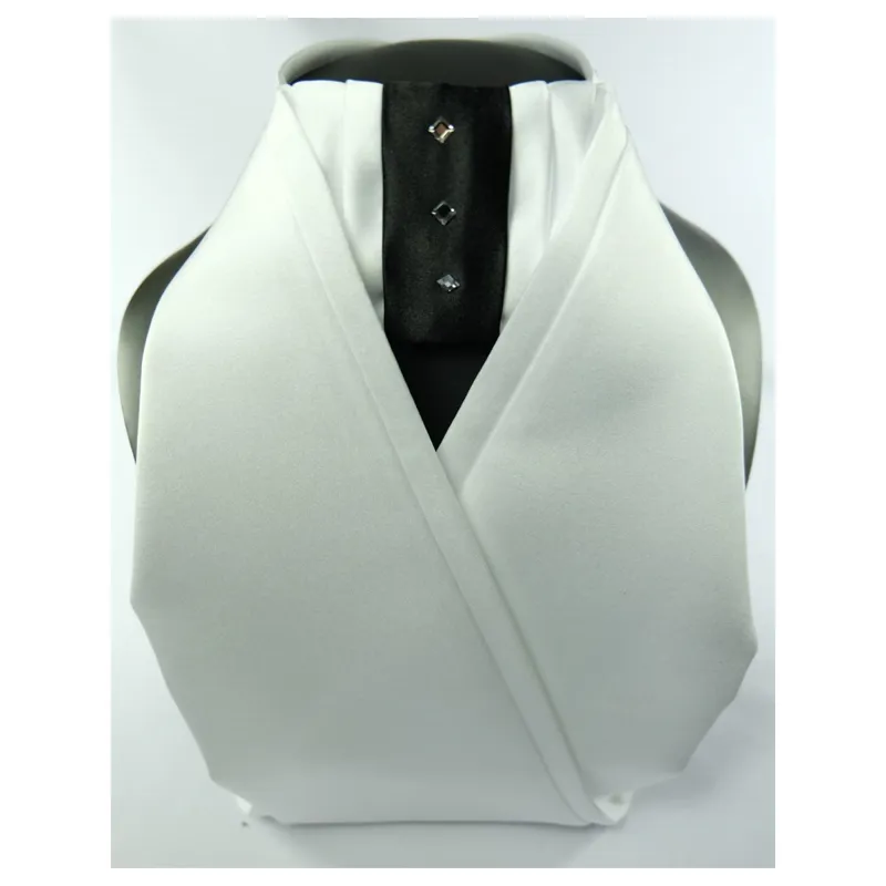 ShowQuest Chique Stock - White/Black