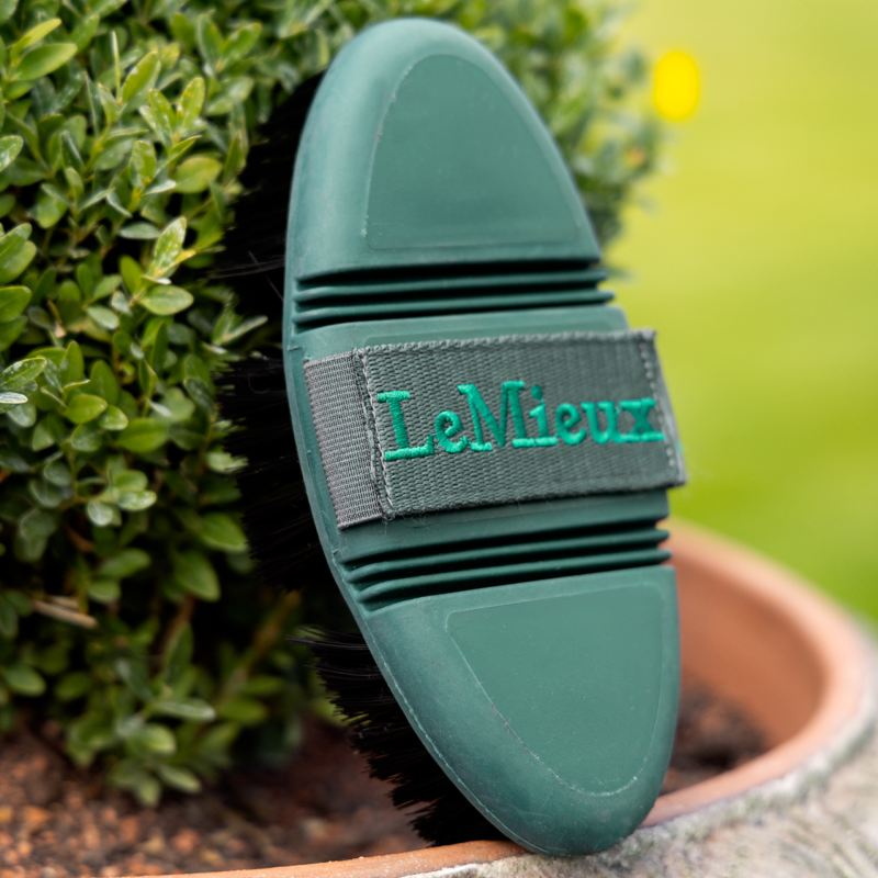 LeMieux Flexi Soft Body Brush - Spruce-3