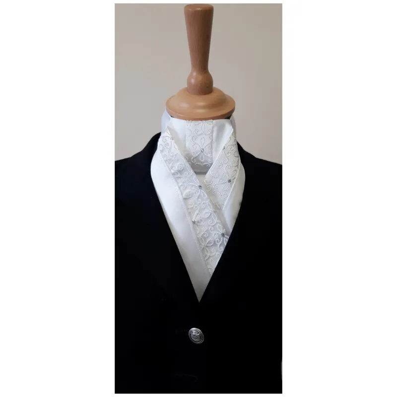 ShowQuest Kensington Lady Vintage Tied Stock