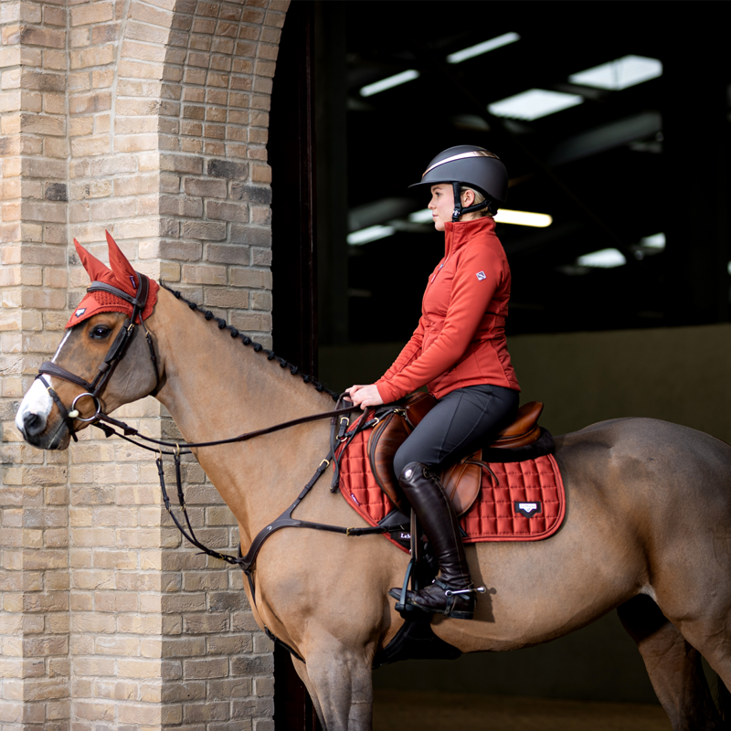 LeMieux Loire Classic Close Contact Square - Sienna-1