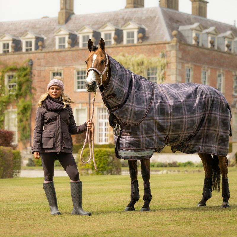 LeMieux Arika Check 200g Turnout Rug - Cocoa-9