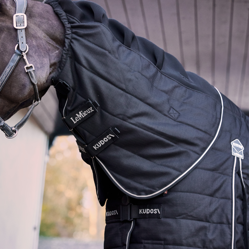 LeMieux Kudos 200g ClimaCore Stable Rug with Neck - Black-1