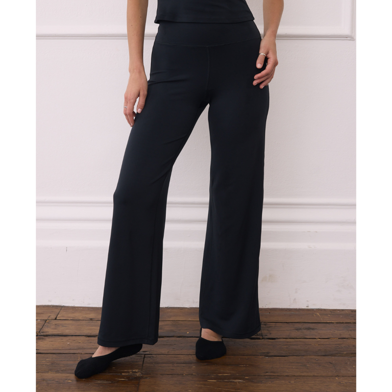 Gym + Coffee Day Kind Women's Wide Leg Legging - Black-3