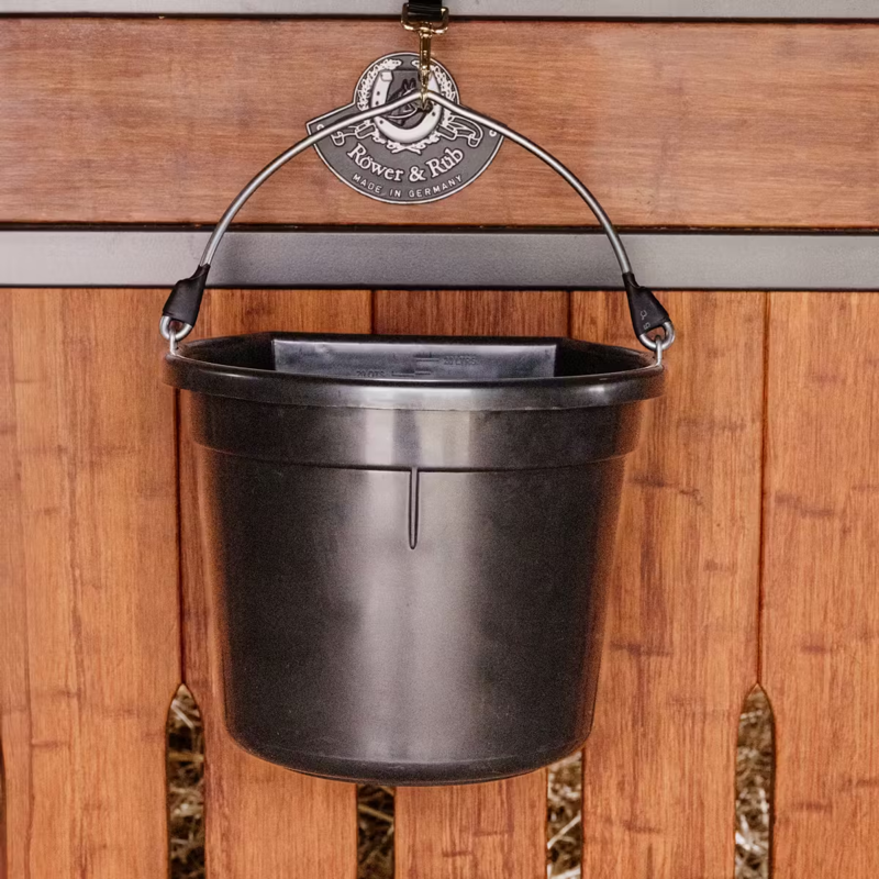 Grooming Deluxe Flat Back Water Bucket 18L - Black-1