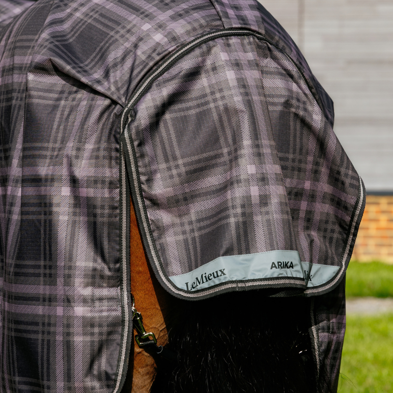 LeMieux Arika Check 200g Turnout Rug - Cocoa-3