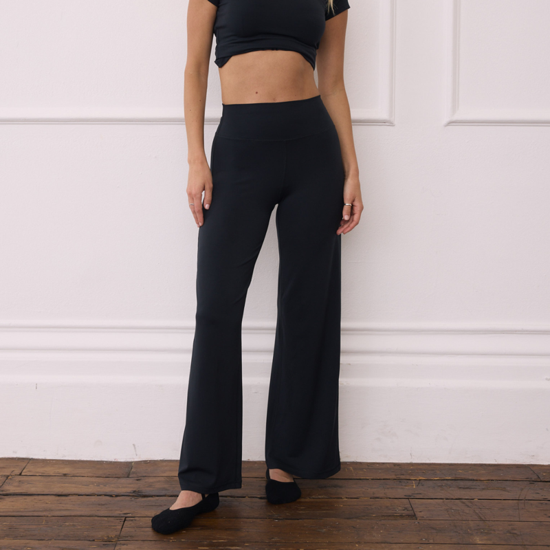 Gym + Coffee Day Kind Women's Wide Leg Legging - Black-1