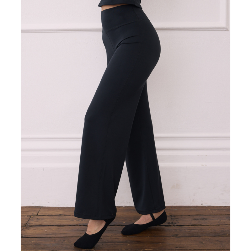 Gym + Coffee Day Kind Women's Wide Leg Legging - Black-4