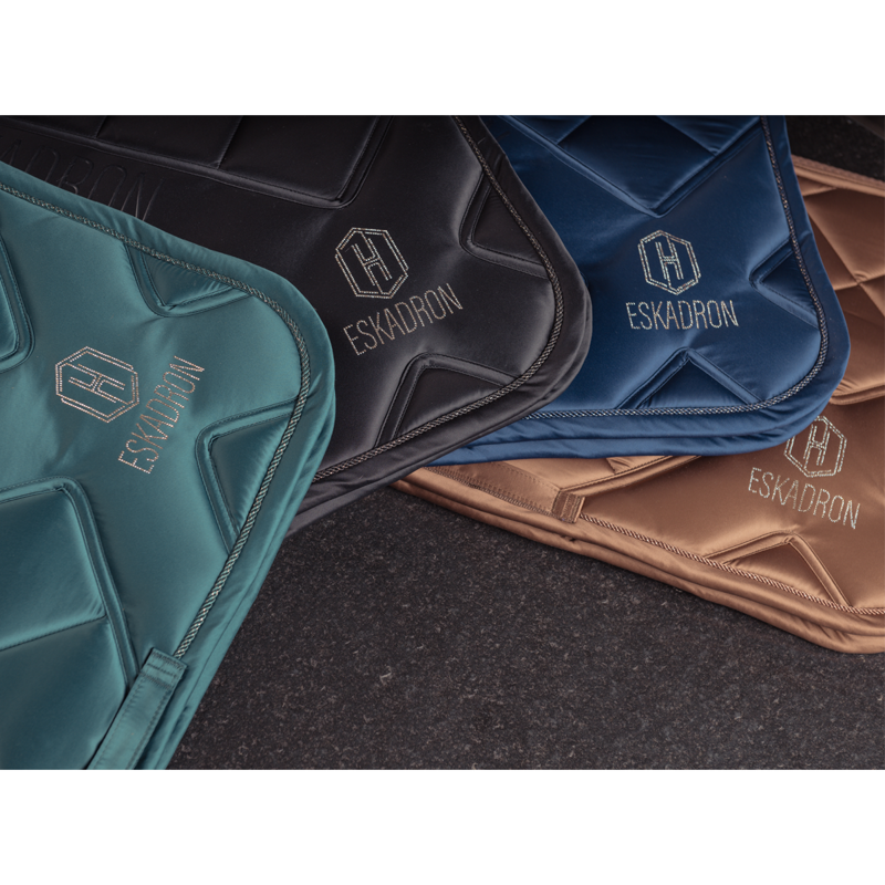 Eskadron Bicross Matt Gloss Saddlecloth Heritage AW24 - Almond-2