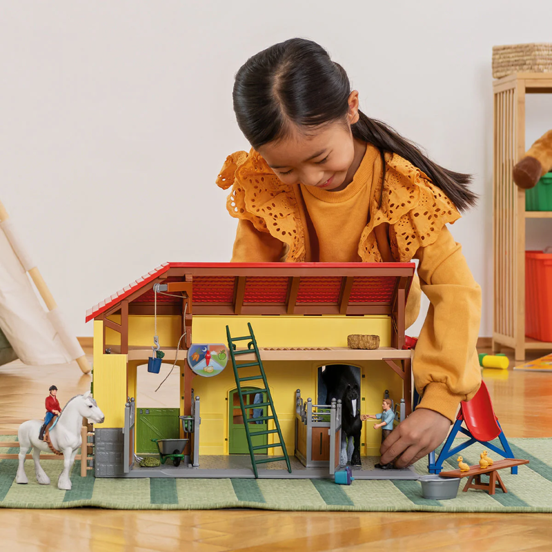 Schleich Horse Stable-1