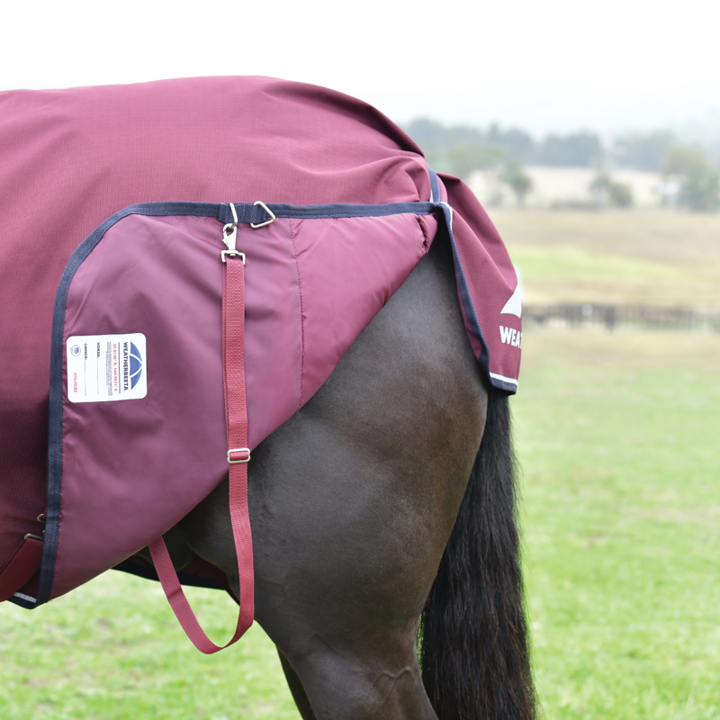 WeatherBeeta ComfiTec Essential Turnout 220g Rug - Burgundy/Navy-6
