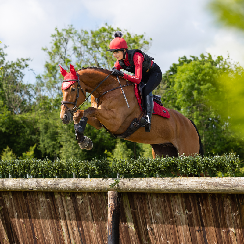 LeMieux Loire Close Contact Square - Chilli-8