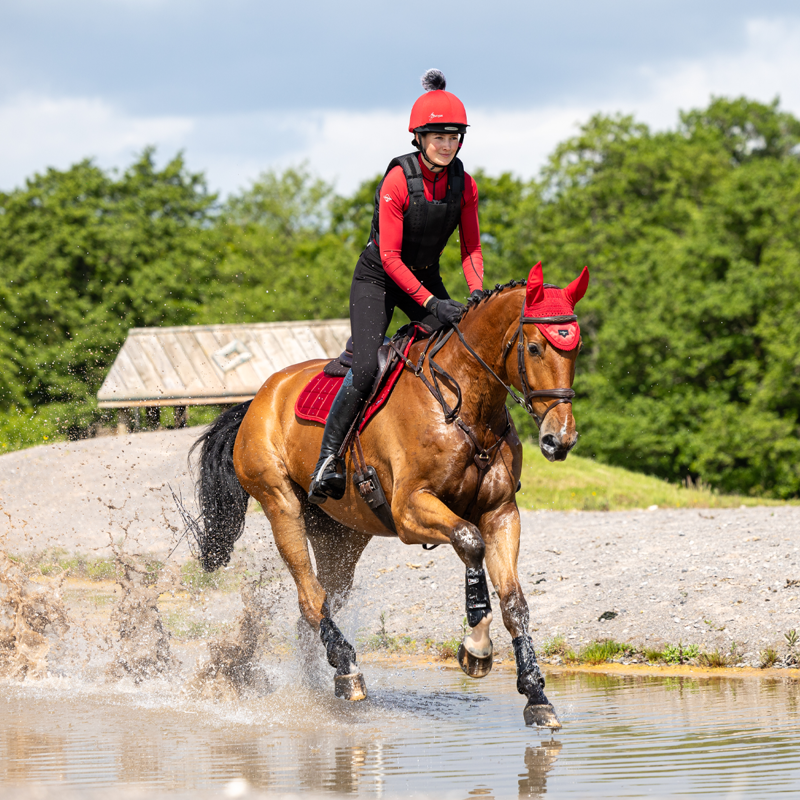 LeMieux Loire Close Contact Square - Chilli-5