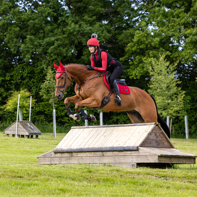 LeMieux Loire Close Contact Square - Chilli-6