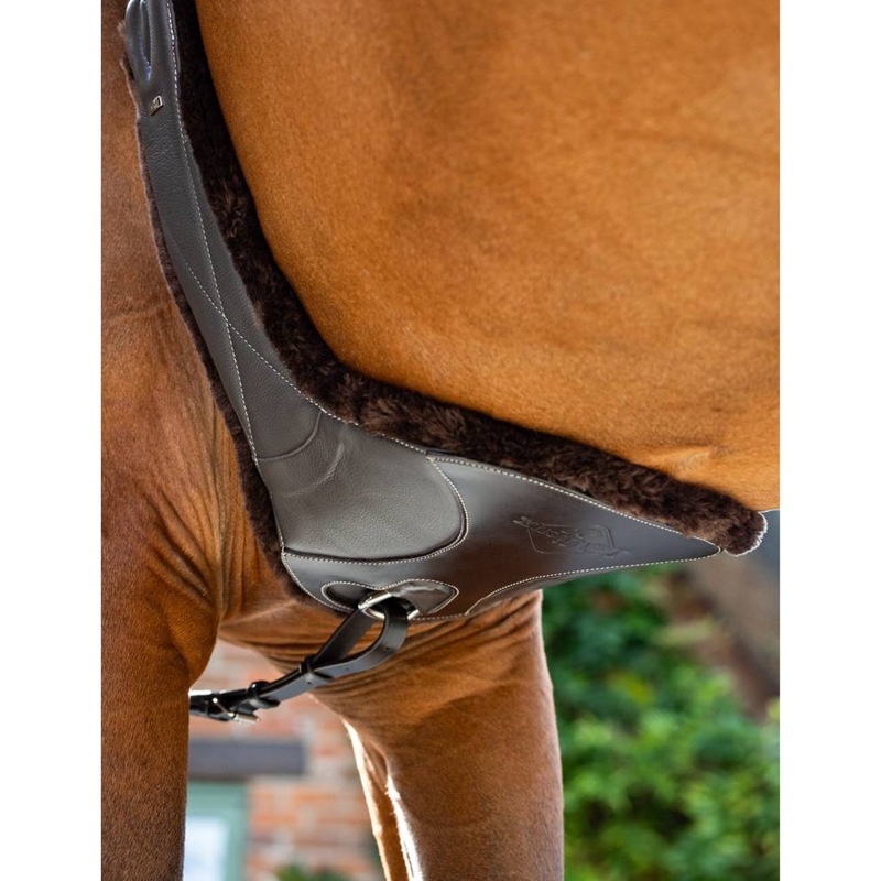 LeMieux Arika Simuwool Contoured Long Stud Girth - Brown-5