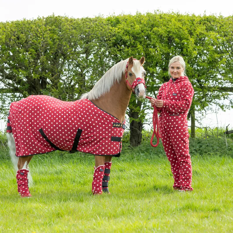Supreme Products Dotty Fleece Rug - Rich Raspberry