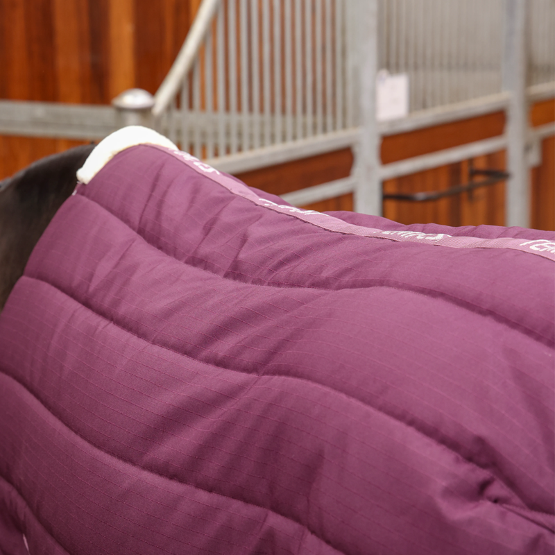 Shires Tempest Original 300 Stable Rug - Burgundy-5