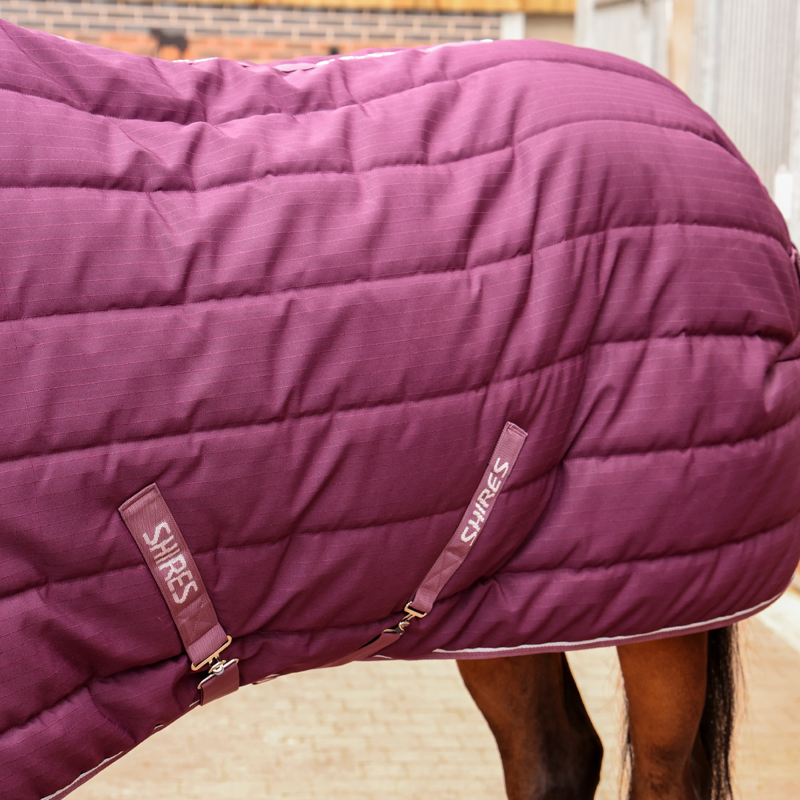 Shires Tempest Original 300 Stable Rug - Burgundy-2
