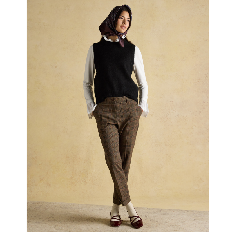 Joules Ladies Holly Knitted Crew Neck Vest - Black-7