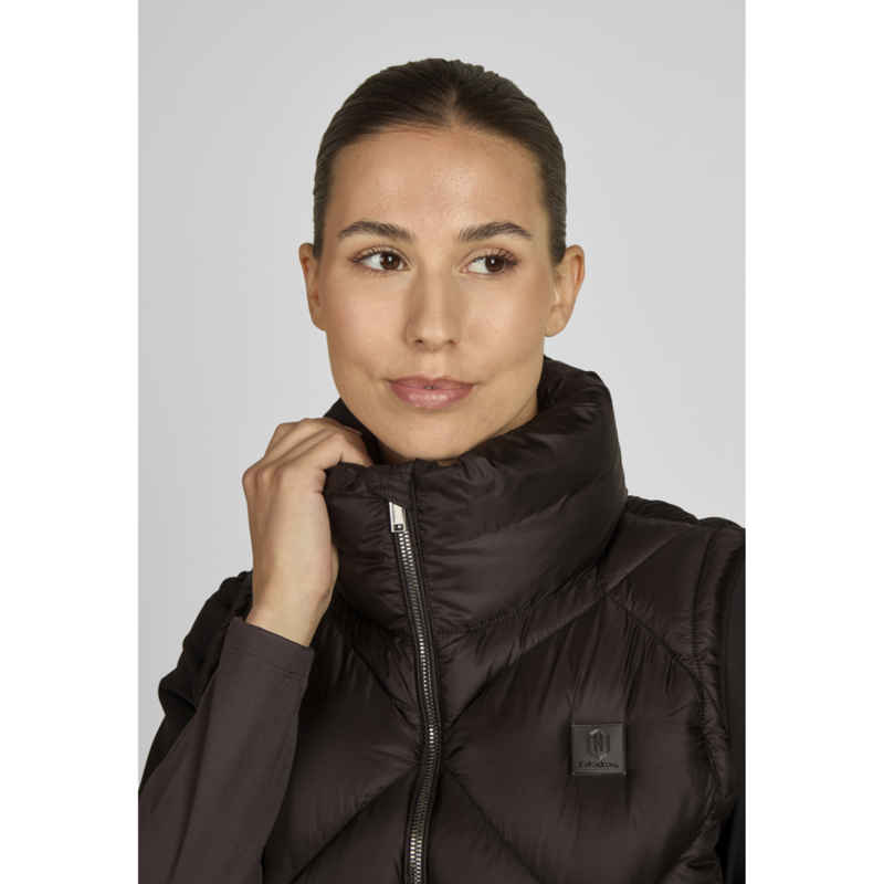 Eskadron Quilted Waistcoat Fanatics AW25 - Black Truffle-3