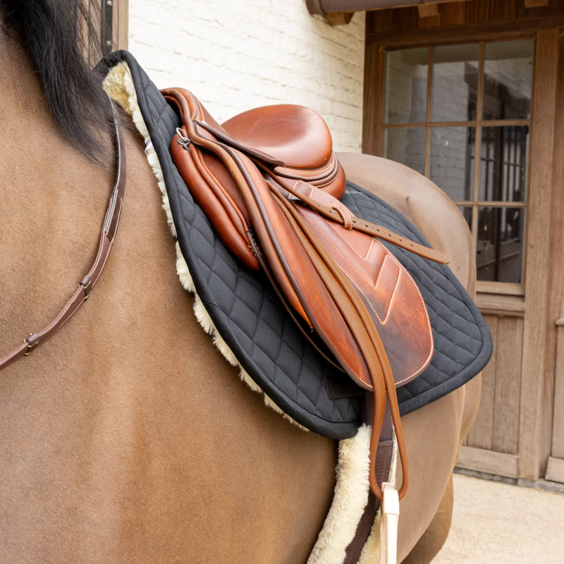 Kentucky Skin Friendly Sheepskin Show Jumping Saddlepad Full - Black-2
