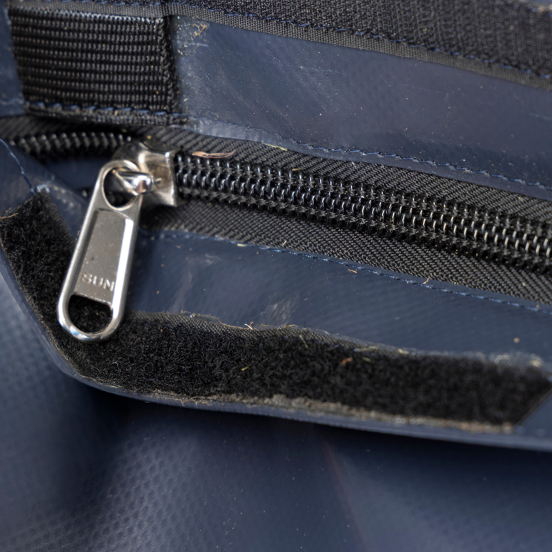 Shires FreeGraze Durable PVC Zipped Hay Bag - Navy - 80x100cm-6