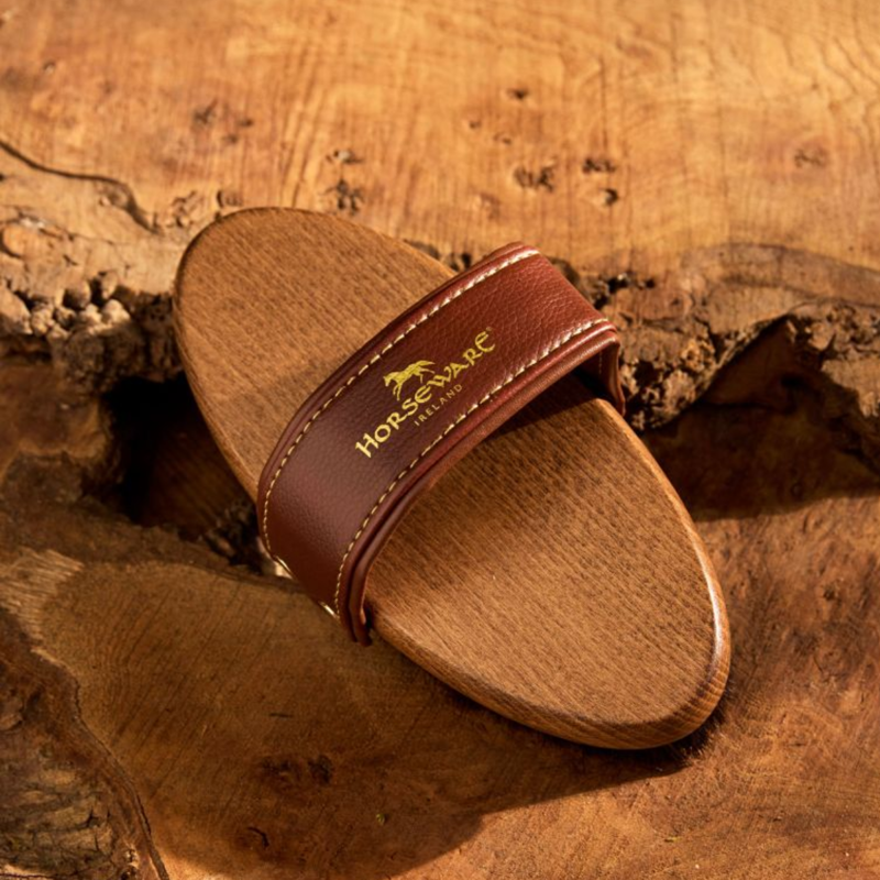 Horseware Signature Body Brush - Wood/Natural Fibres