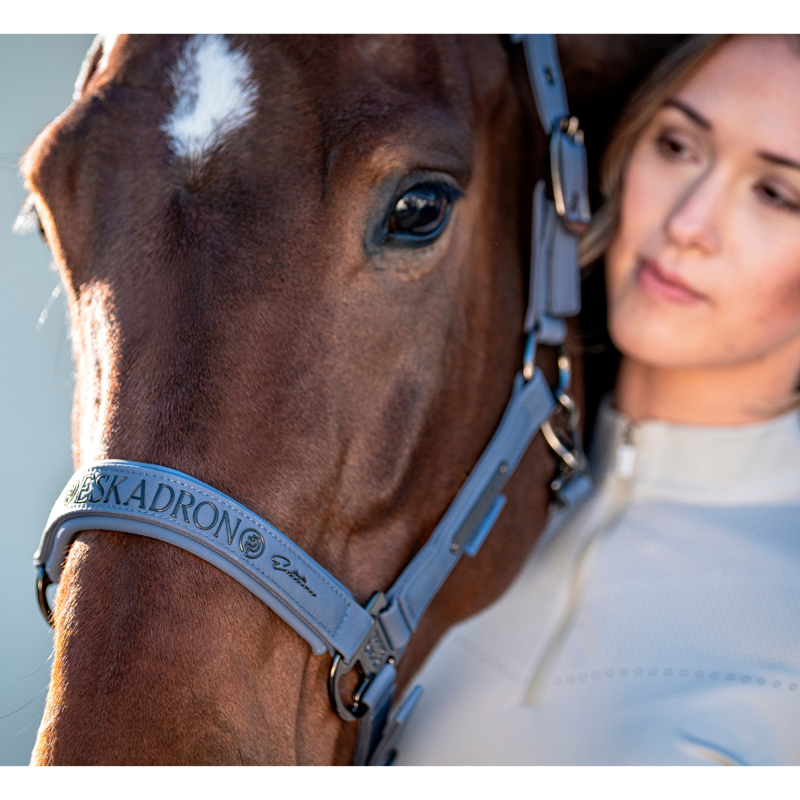 Eskadron Sparkle Double Pin Headcollar Platinum SS26 - Slate Blue-2