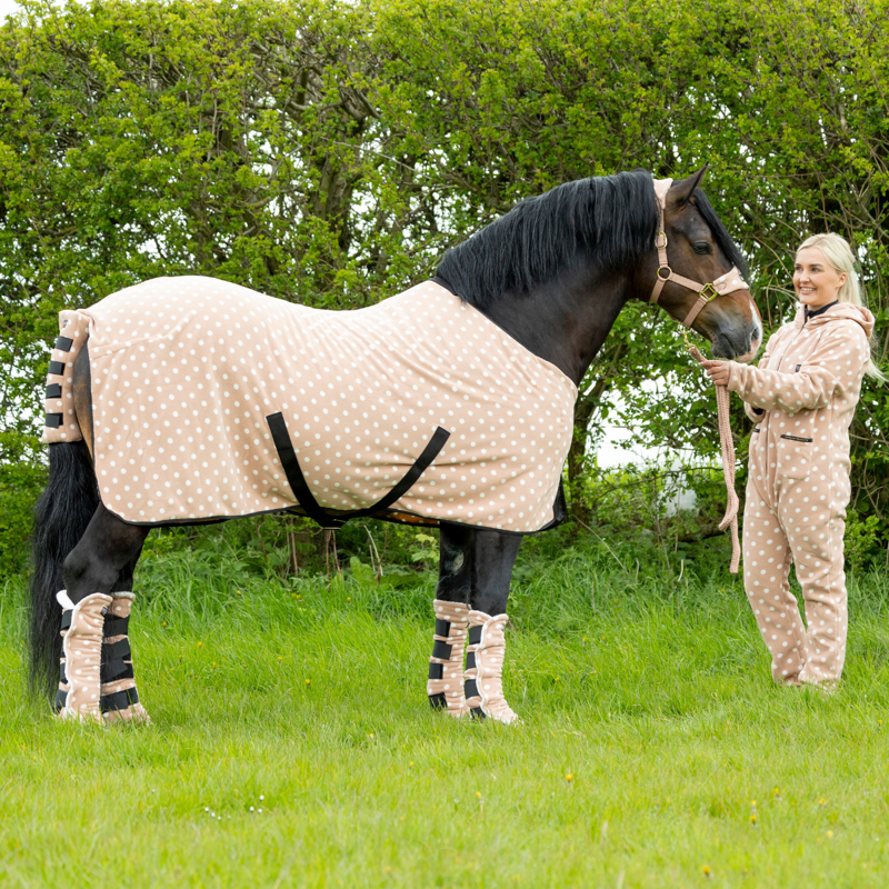 Supreme Products Dotty Fleece Rug - Luxurious Latte-1