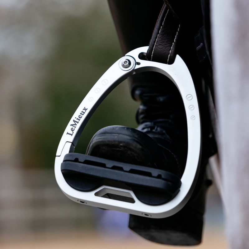 LeMieux Junior Vector Balance Stirrup - Aluminium-5