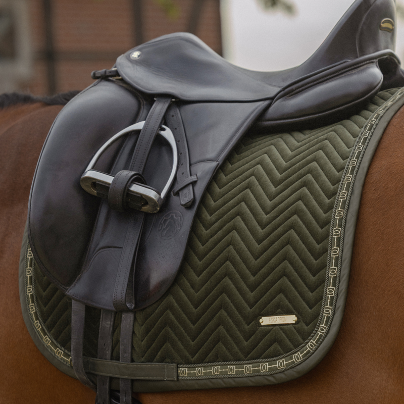 Eskadron Velvet Saddlepad Heritage AW26 - Deep Moss-3