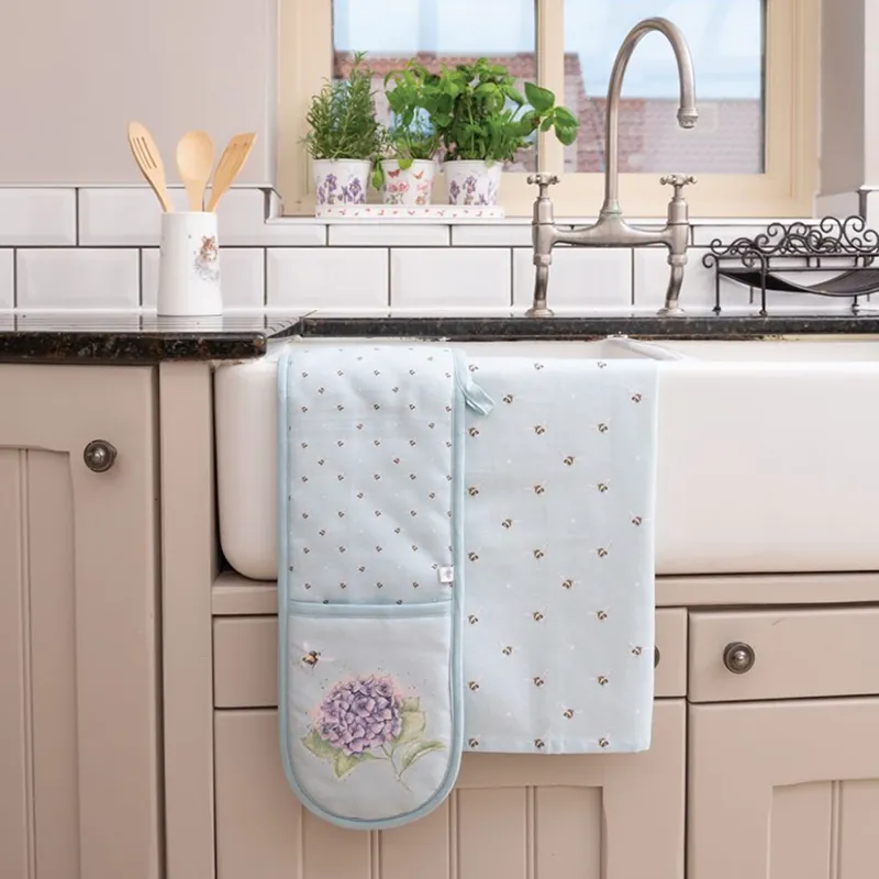 Wrendale Designs Busy Bee Double Oven Glove-1