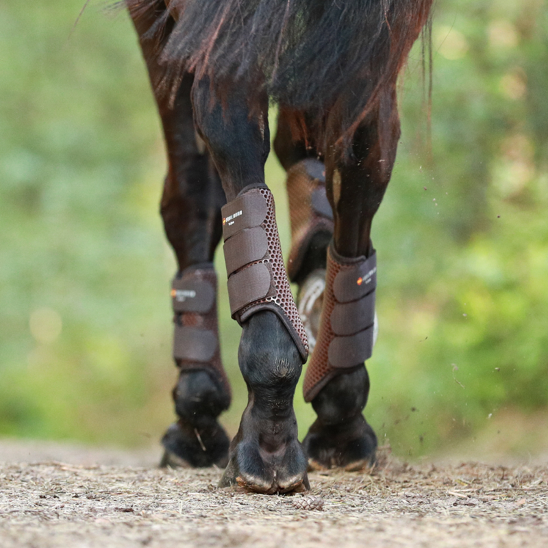 Equilibrium Tri-Zone Brushing Boots - Brown-3